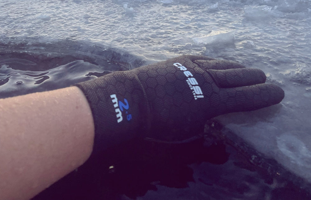 Cressi 2,5mm neopreenihanskat avannon reunalla