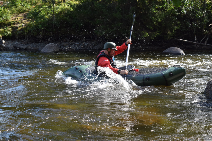 Packraft Adventure Rapid - koskiin ja kovempaan menoon (275x88cm)