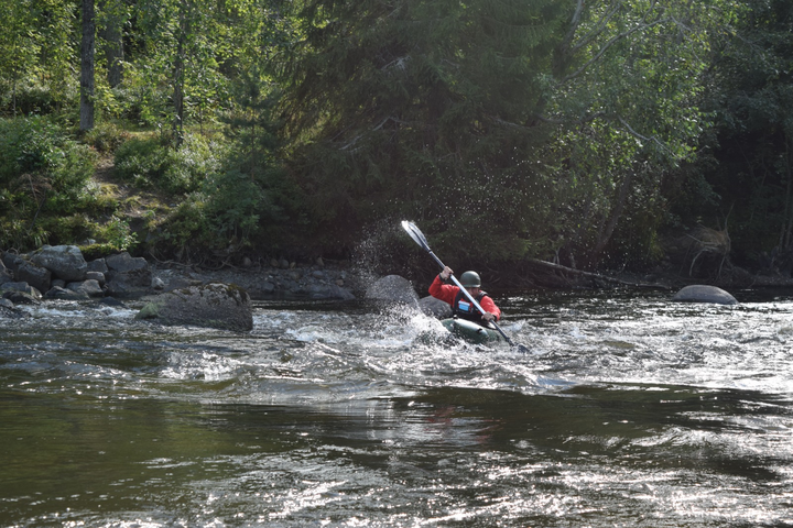 Packraft Adventure Rapid - koskiin ja kovempaan menoon (275x88cm)