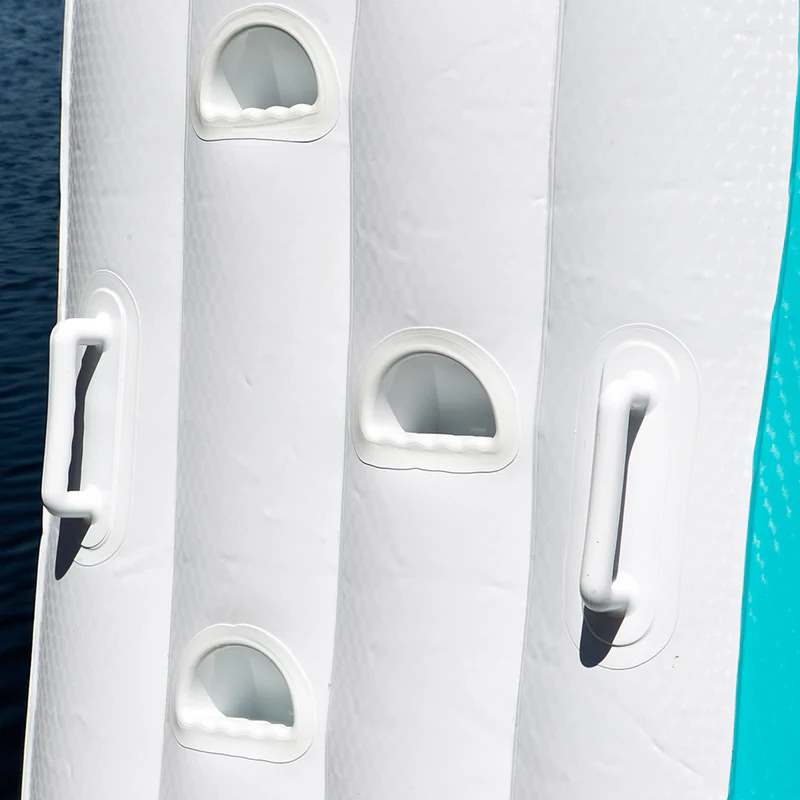 Ilmalla täytettävä liukumäki